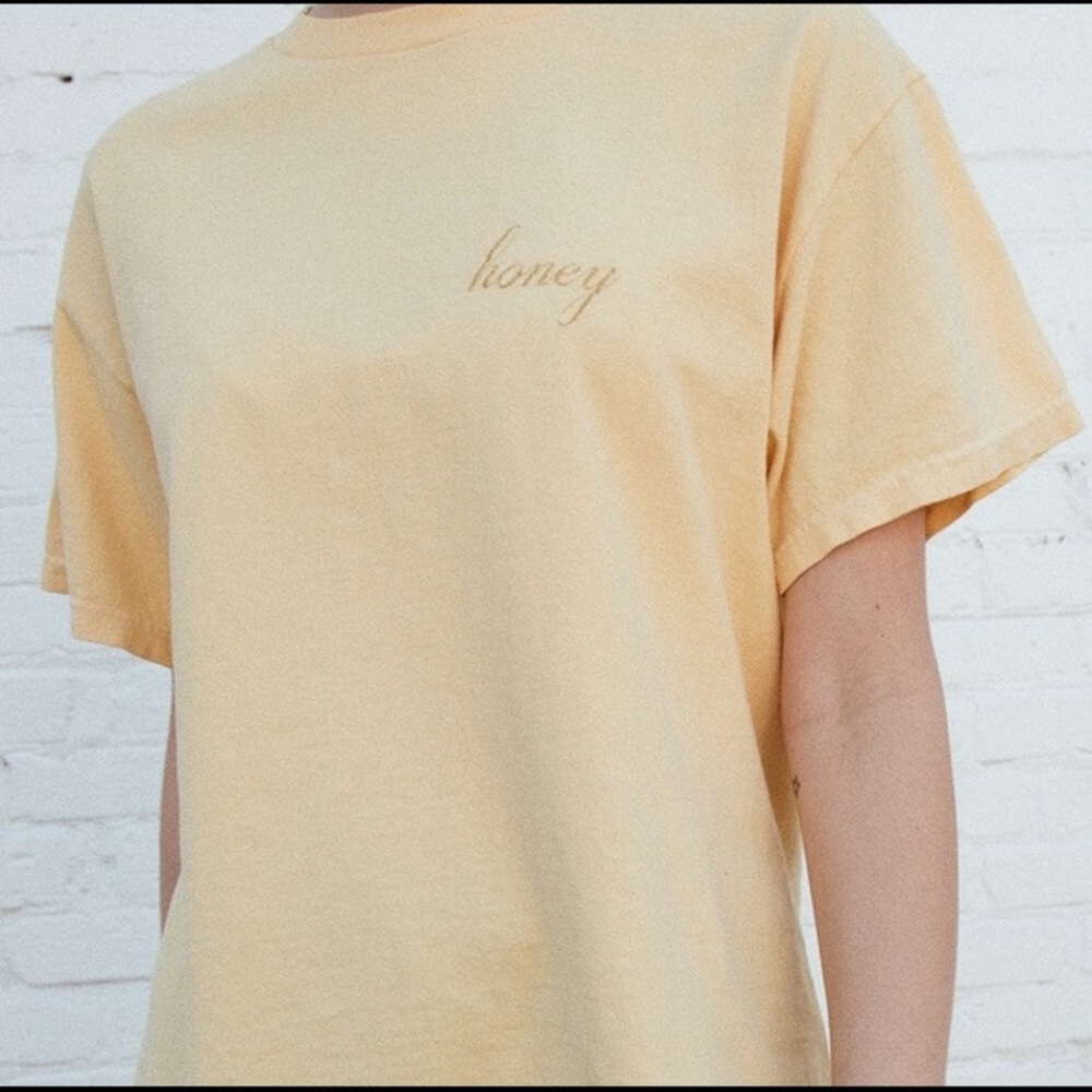 Brandy Melville Honey Graphic Tee